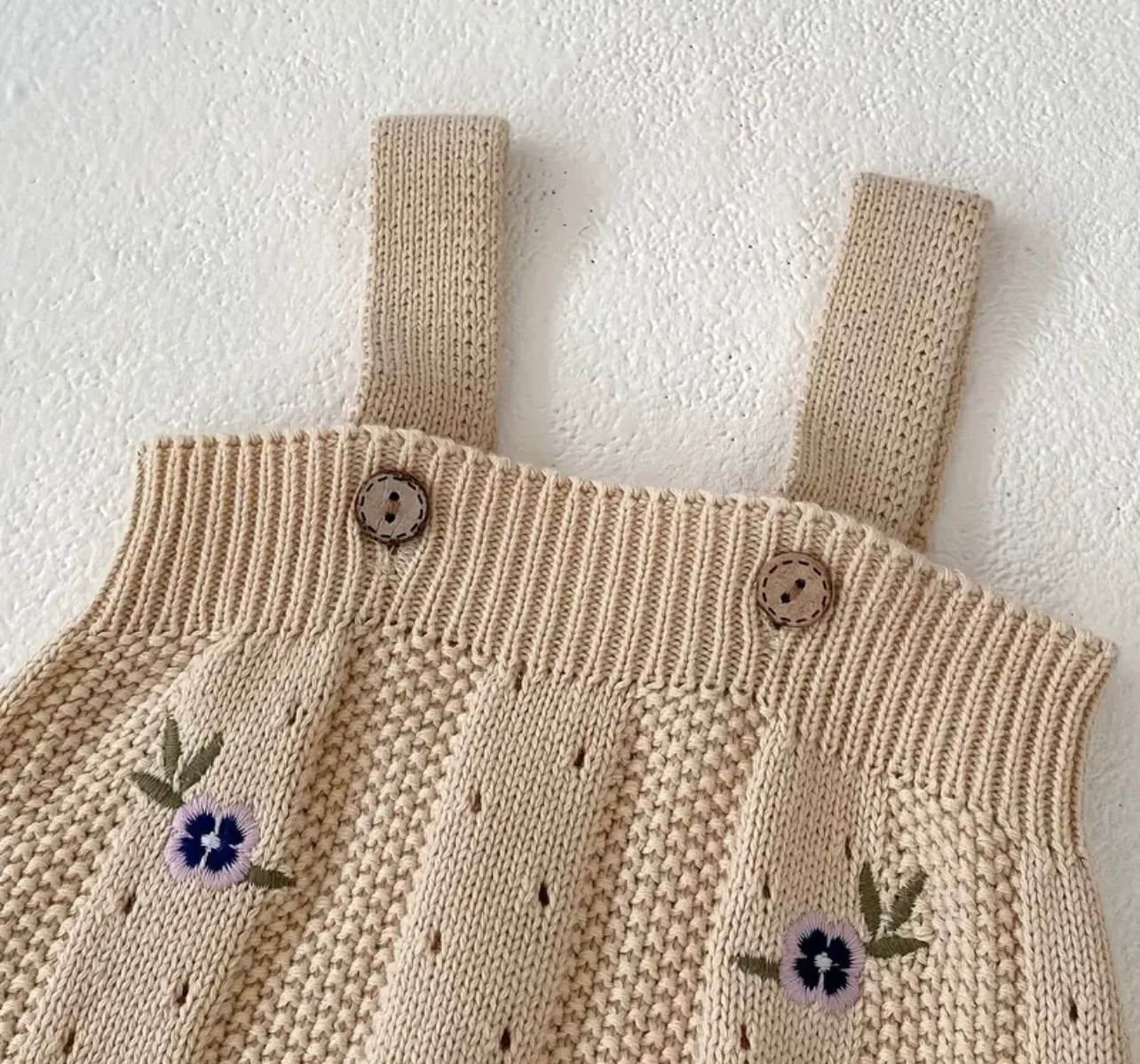 Ranita Tejida Beige con Flores