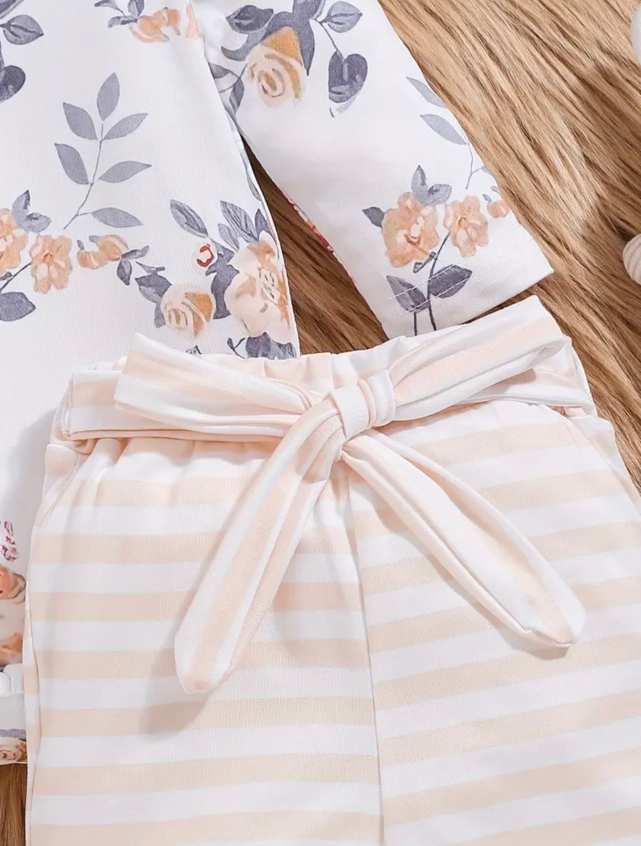 Conjunto Body Flores y Pantalón Rosa